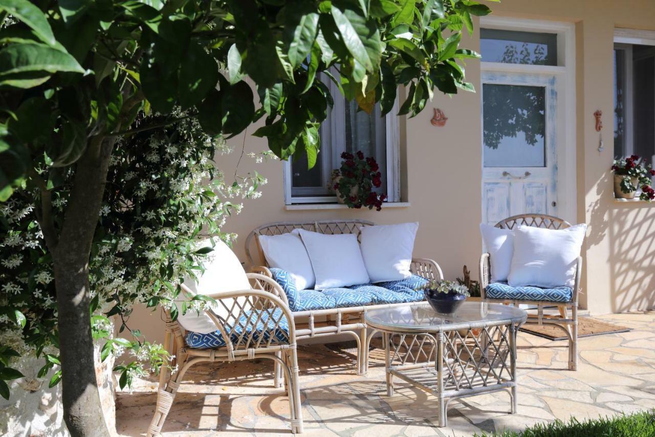 Villa Elenia ซูกาเลดส์ ภายนอก รูปภาพ